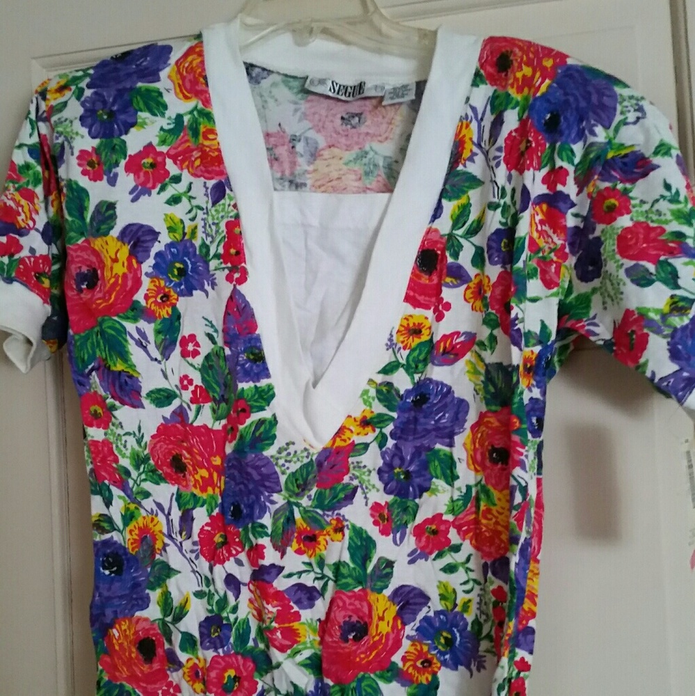 Segue Designer Floral Short Sleeve Top Sz Small
